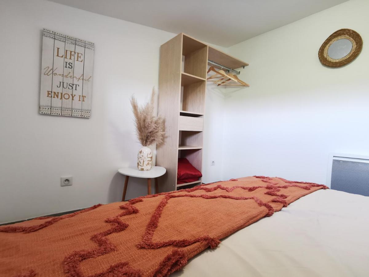 Maison De Vacances L'Hote Champetre Campagne Arlesienne Екстер'єр фото
